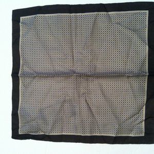 HUGO BOSS MENS NEW BROWN 63%COTTON 37%SILK POCKET SQUARE  SIZE: 12" X 12"